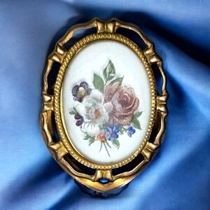 Vintage 1930’s  Floral  Cameo  Rose Transfer Acrylic Scarf Clip